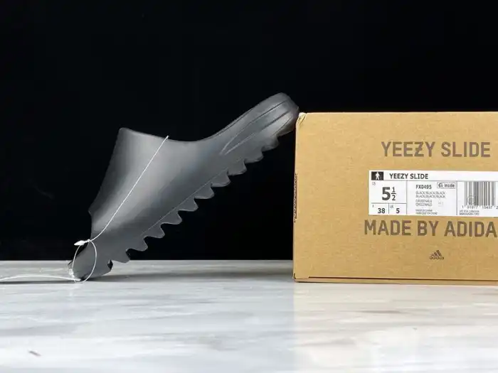 Rep Adidas Yeezy Slide Black FX0495 0126