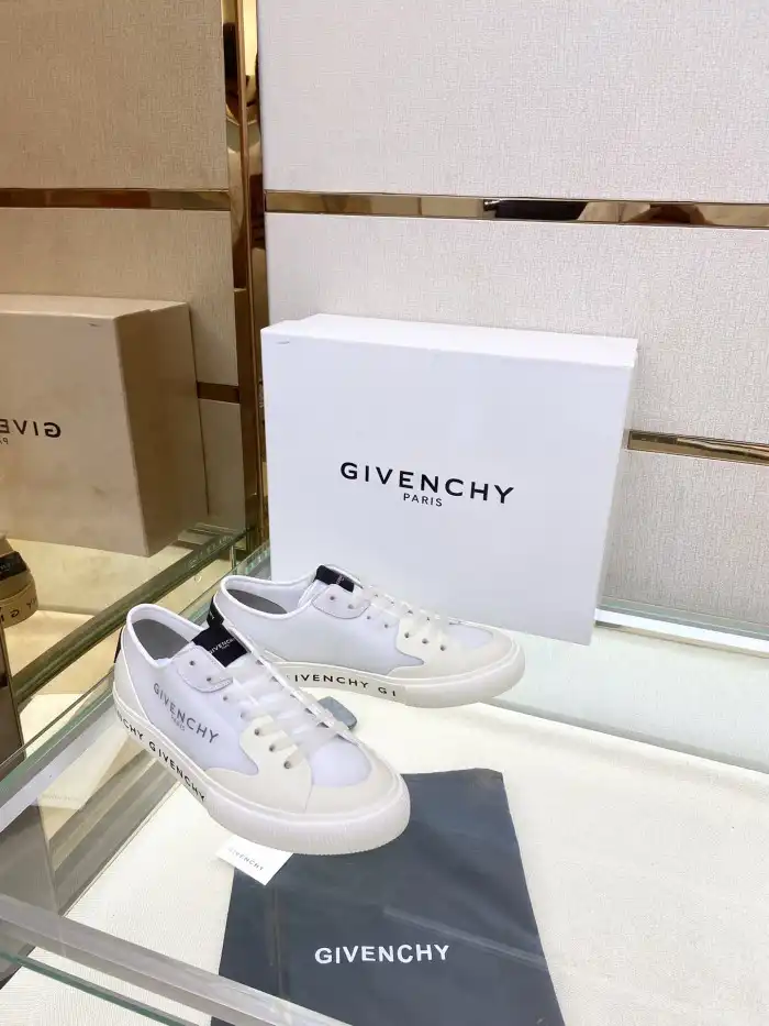 Rep Givench Spectre Low-TOP SNEAKER 0130