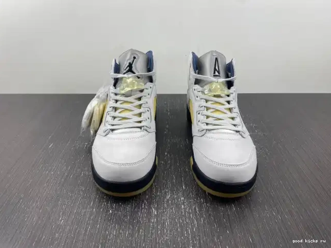Rep Jordan Air A FZ5758-004 Maniere x 5 Ma WMNS 0316